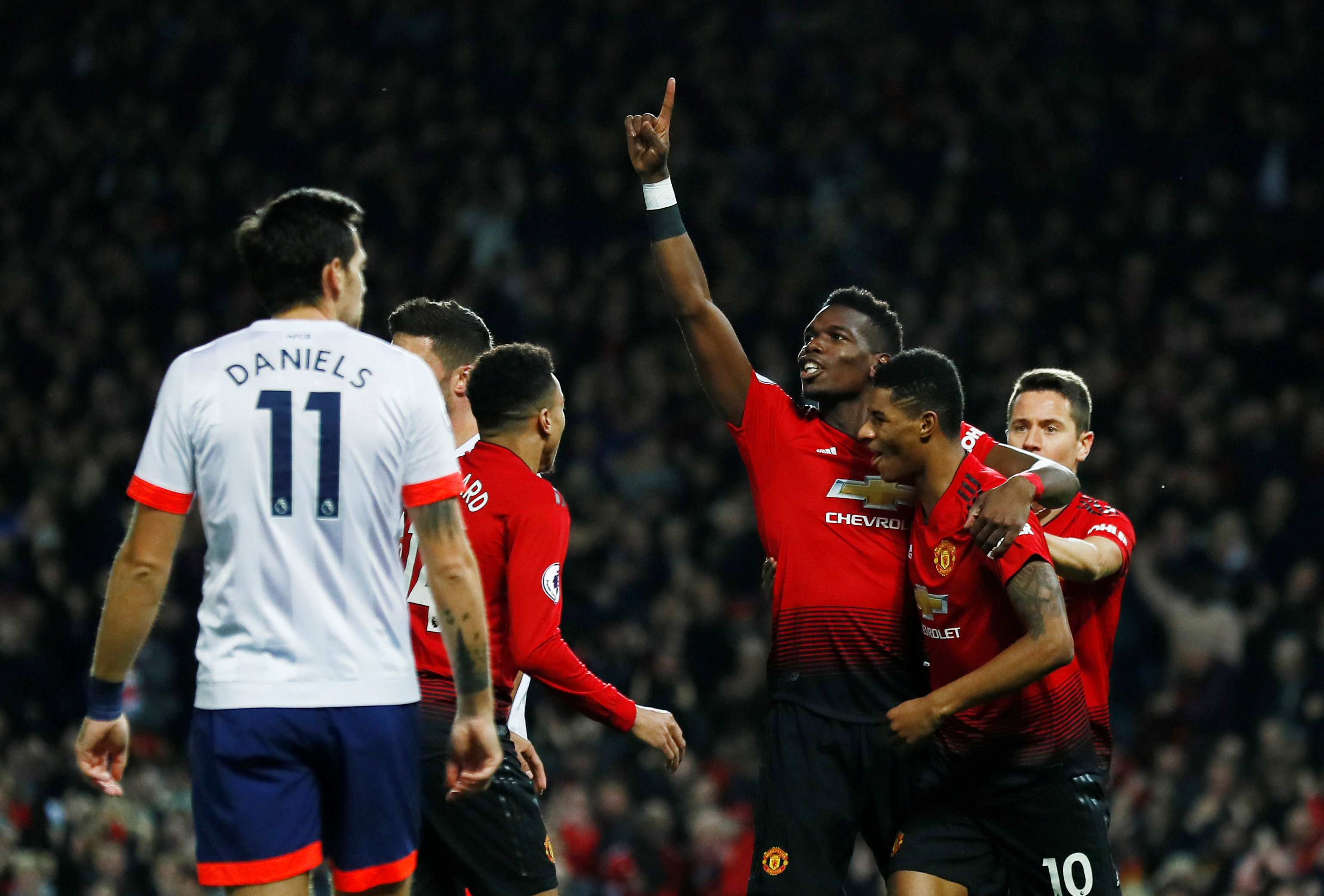 年轻而充满 年轻而充满